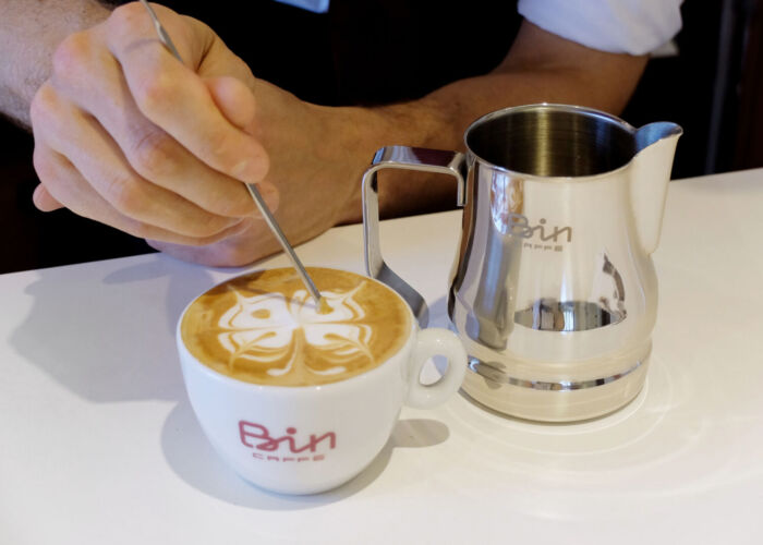 Bin caffè, corso latte art base